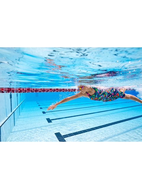 AMANZI Kneelength - Womens Velocity